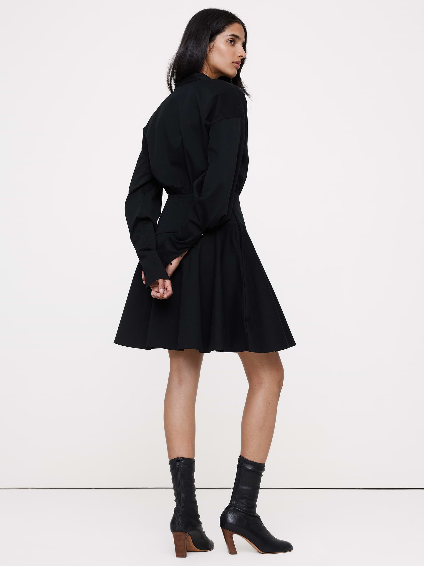 Image 7 de 8, Robe courte à manches gigot