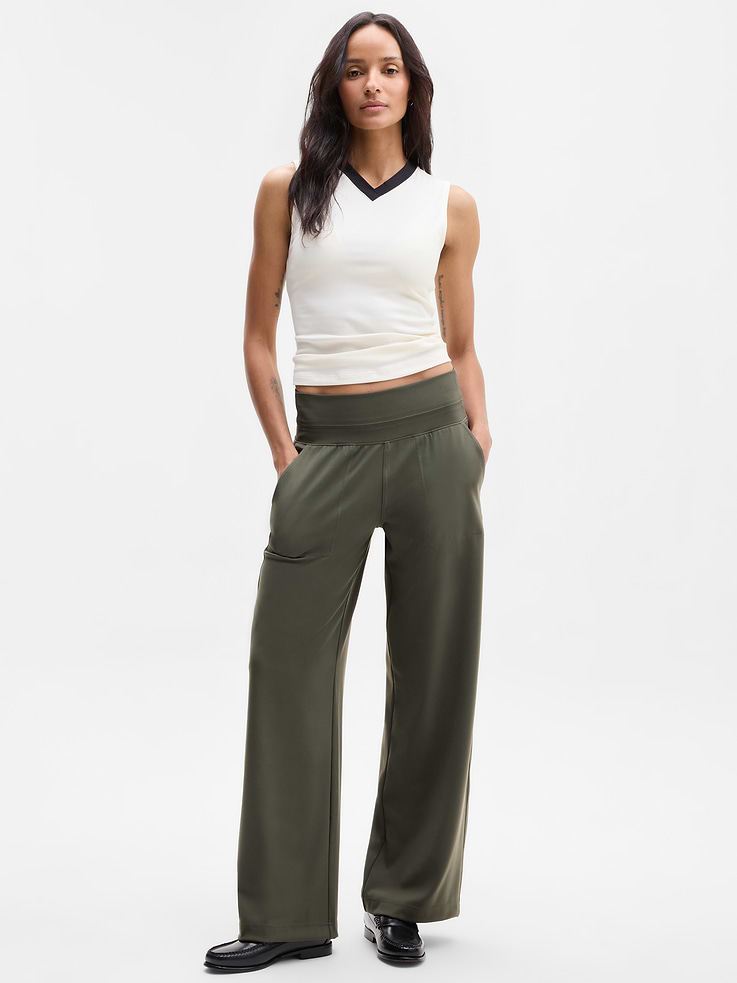 Image 1 of 5, FOR: Your workday commute and weekend travels, from meetings to meetups, FEEL: Sculptek Light fabric gives you full coverage and all-way stretch, FAVE: Two front hand pockets, plus two back zip pockets for on-the-go storage, Ribbed and reinforced waistband for ultimate stay-put support, Product #982868
