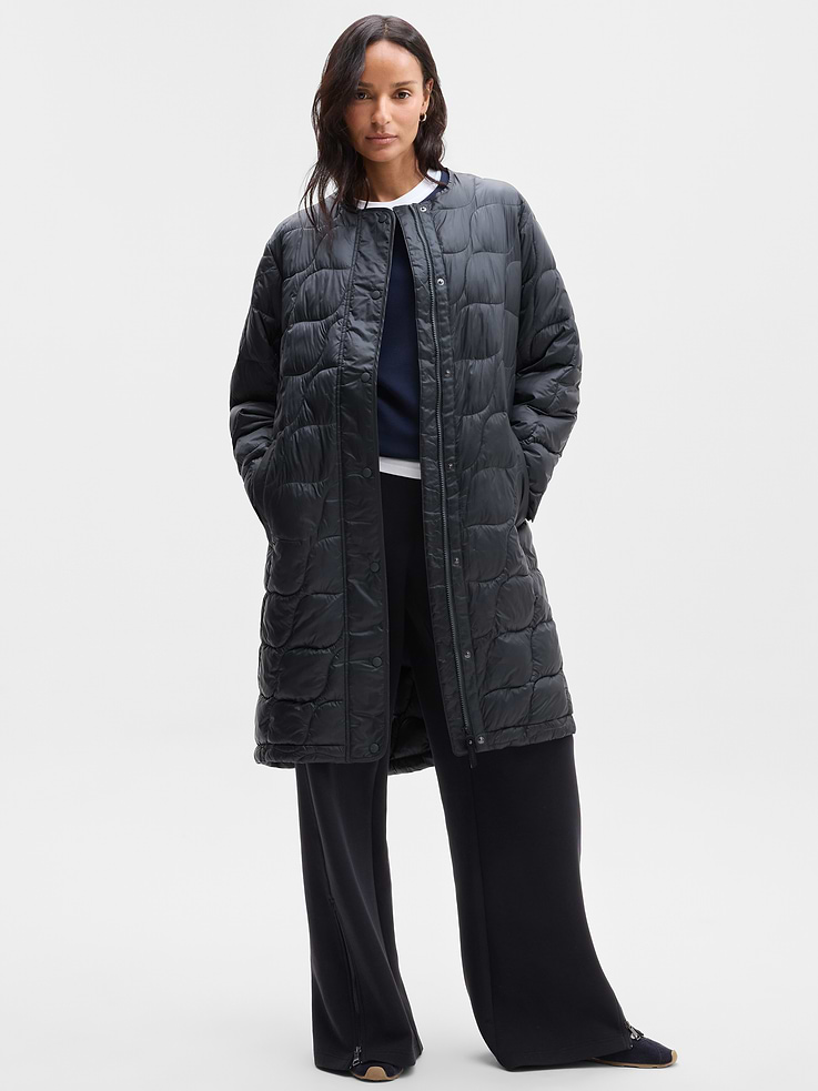 Image 1 of 5, FOR: Commuting, work, and travel, FEEL: Smooth and sleek with lightweight insulation that delivers just-right warmth, FAVE: Longer length for added warmth, Product #1179394