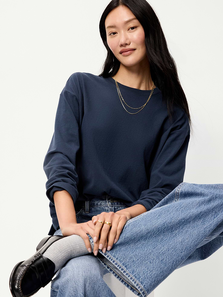 Image 1 of 4, A super relaxed fit with lived-in feels., rib-knit crew neck, long drop-shoulder sleeves, vented sides, Product #909478
