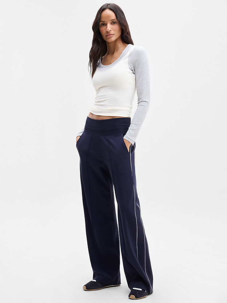 Image 1 of 6, FOR: Commuting, work, and travel, FEEL: Sculptek Light fabric gives you full coverage and all-way stretch, FAVE: Colorblock details add a unique twist, Product #854424