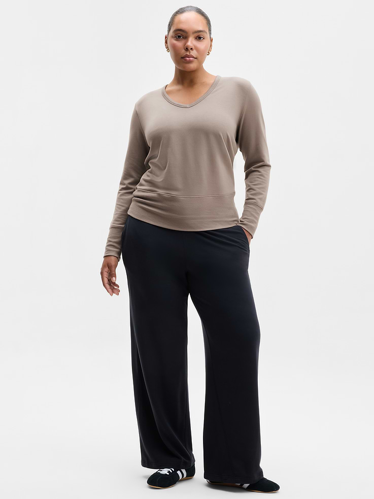 Image 4 of 6, Coaster Luxe V-Neck Sweatshirt