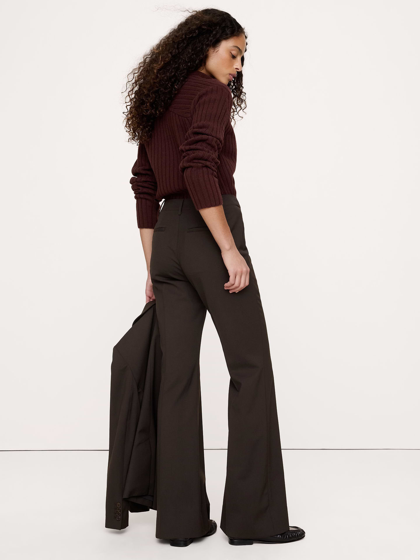 Image 3 de 8, Pantalon évasé à taille haute en laine italienne légère