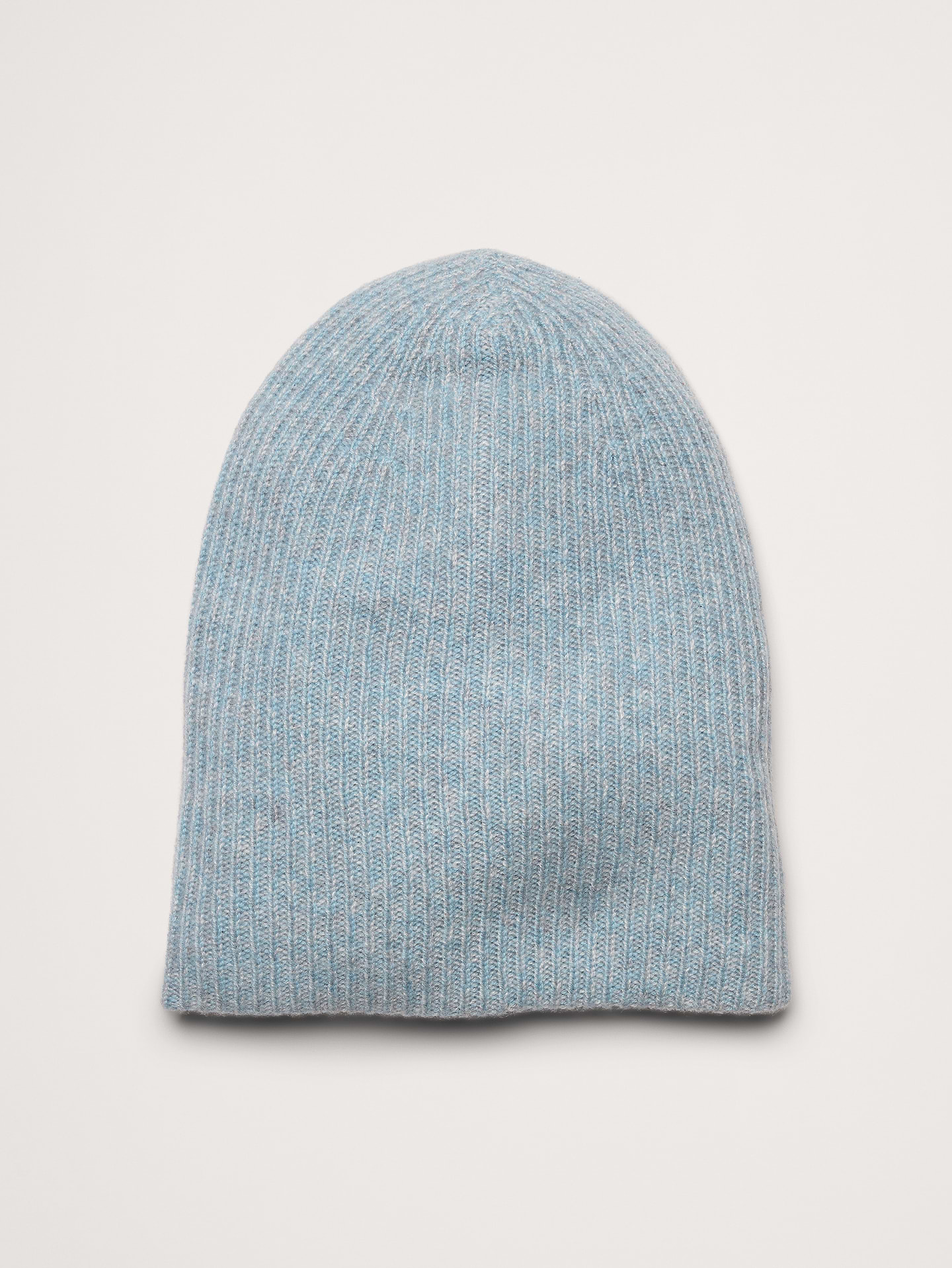 Image 1 de 8, Un bonnet décontracté et souple fait de cachemire pour une douceur et une chaleur exceptionnelles., Produit #906510