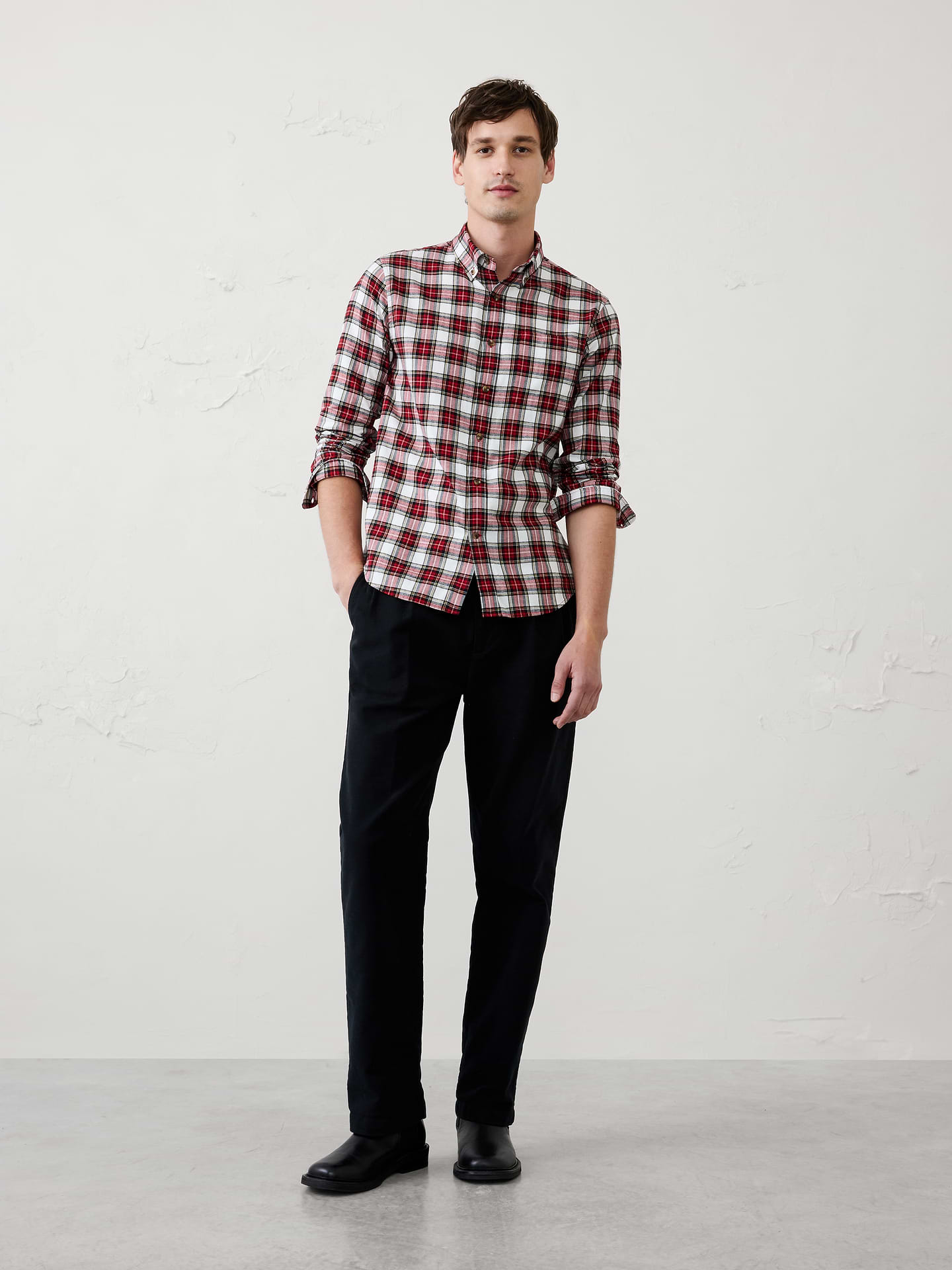 Image 1 of 7, A lightweight flannel designed for seasonal transitions, offering the softness and classic pattern of traditional flannel without the bulk. Easy to layer and versatile across a range of everyday looks., UNTUCKED: Designed with a shorter hemline to hit right at the hips., Button down collar. Long sleeves with adjustable double-button barrel cuffs and button vents., Button‑front closure., Chest pocket., Back yoke., Shirttail hem., Made exclusively for Banana Republic Factory., Product #1175888