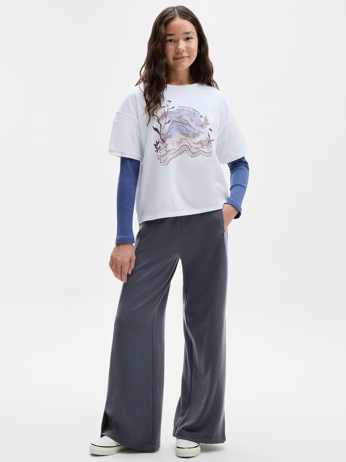 Image 1 of 3, FOR: Lounging and unwinding, FEEL: Lightweight with an extra-cozy brushed interior, FAVE: Side pockets keep her treasures safe, Product #1178800