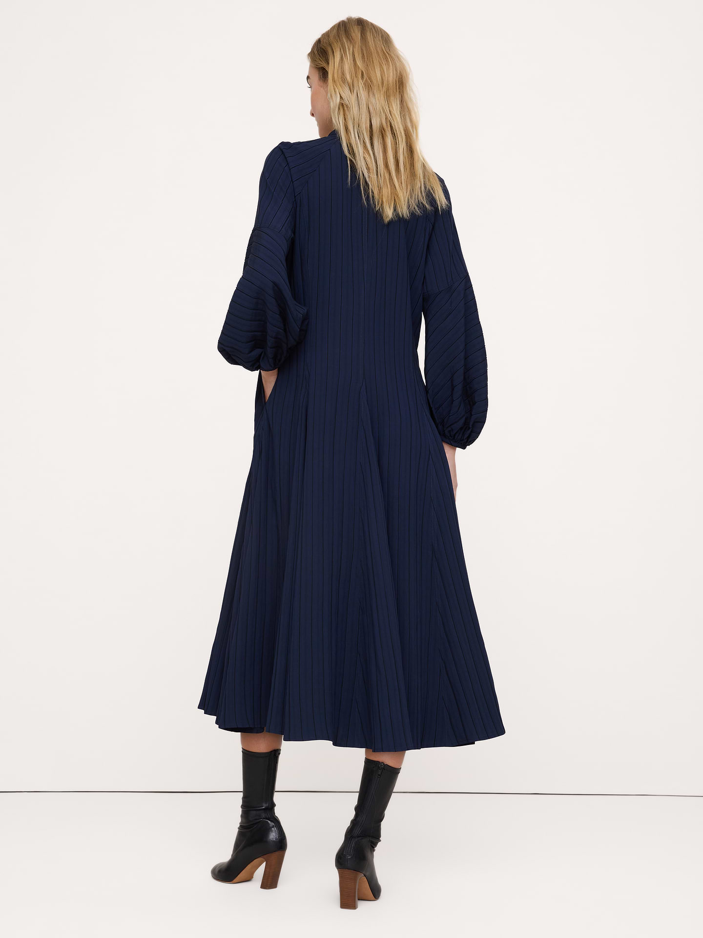 Image 3 de 6, Robe paysanne en jacquard à encolure à volants