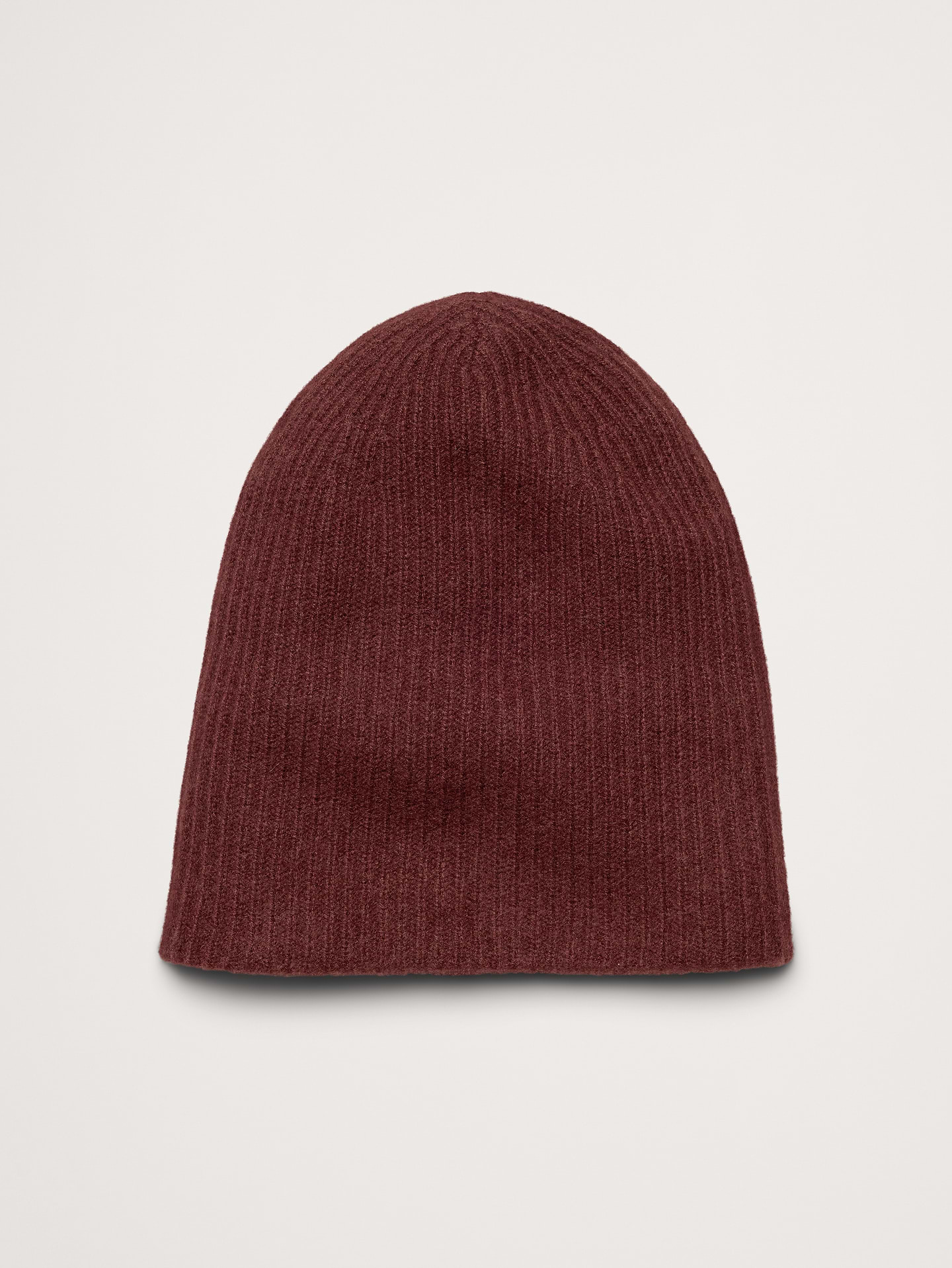Image 1 de 8, Un bonnet décontracté et souple fait de cachemire pour une douceur et une chaleur exceptionnelles., Produit #906510
