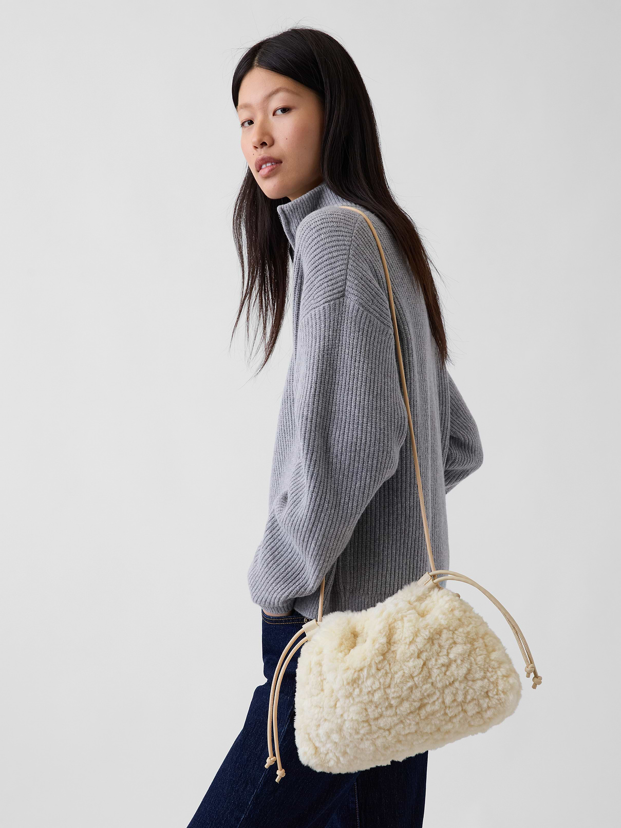 Image 2 of 6, Sherpa Pouchette