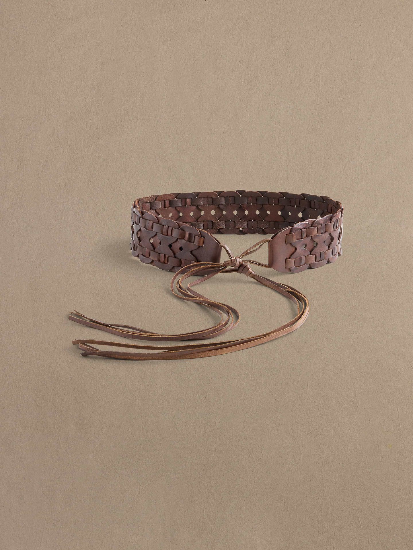 Image 1 of 2, Archive: Discover authentic, hand-sourced vintage from the ’80s, ’90s and '00s. Available in limited drops., *This is a vintage item with signs of wear and a natural patina from its previous lives. We recommend handling and cleaning with care to preserve its condition and extend its lifespan., Product #1202887