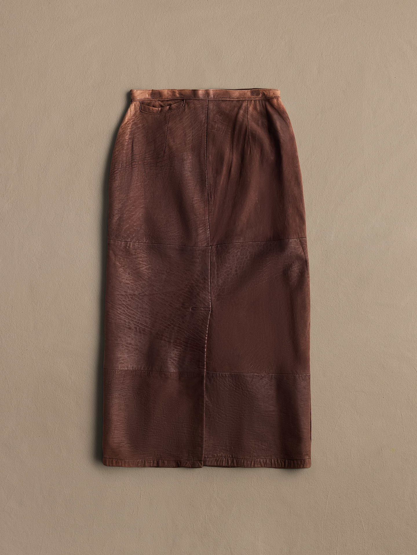 Image 1 of 2, Archive: Discover authentic, hand-sourced vintage from the ’80s, ’90s and '00s. Available in limited drops., No tag., *This is a vintage item with signs of wear and a natural patina from its previous lives. We recommend handling and cleaning with care to preserve its condition and extend its lifespan., Product #1202888