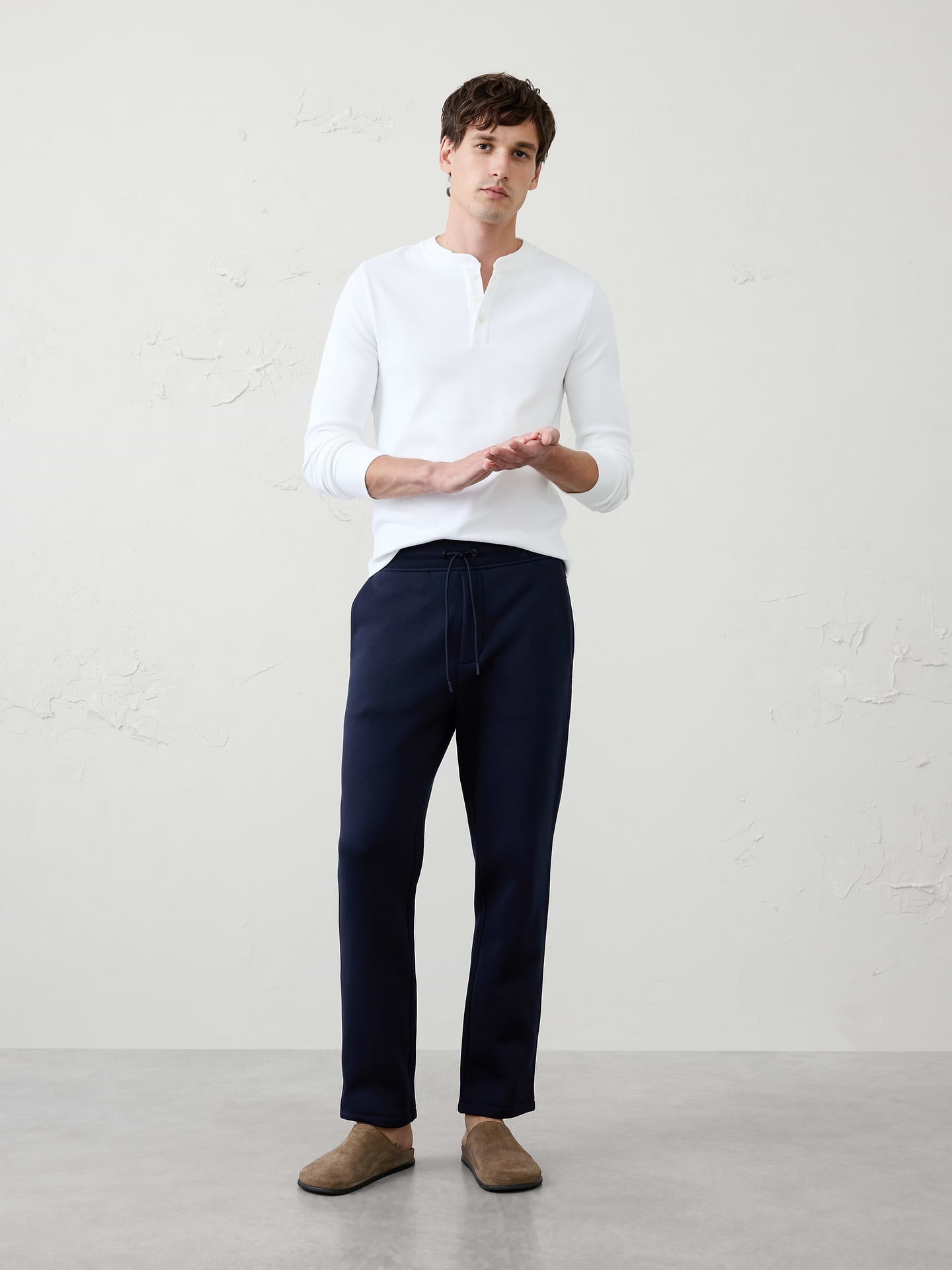 Image 1 of 5, Crafted from soft fleece for exceptional comfort, this sweatpant is designed for effortless everyday wear. Easy, versatile, and comfortable, it’s the perfect choice for relaxing at home, running errands, or casual weekends., Elastic waistband with adjustable drawstring., Faux fly detail., Side seam pockets., Single back patch pocket., Made exclusively for Banana Republic Factory., Product #1179692
