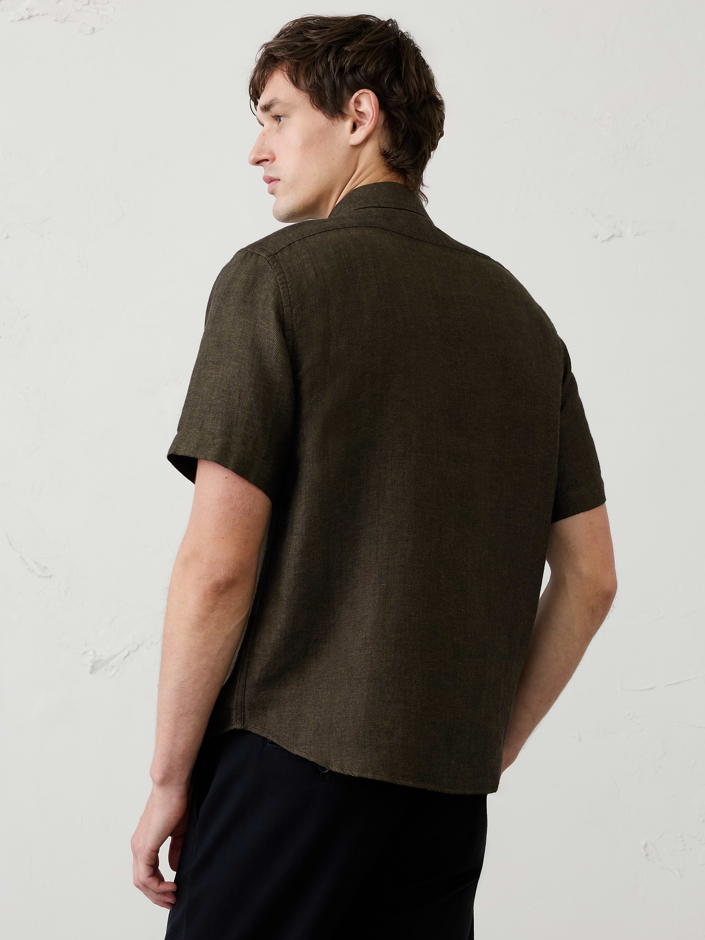 Image 2 of 6, Slim-Fit Linen-Blend Herringbone Shirt