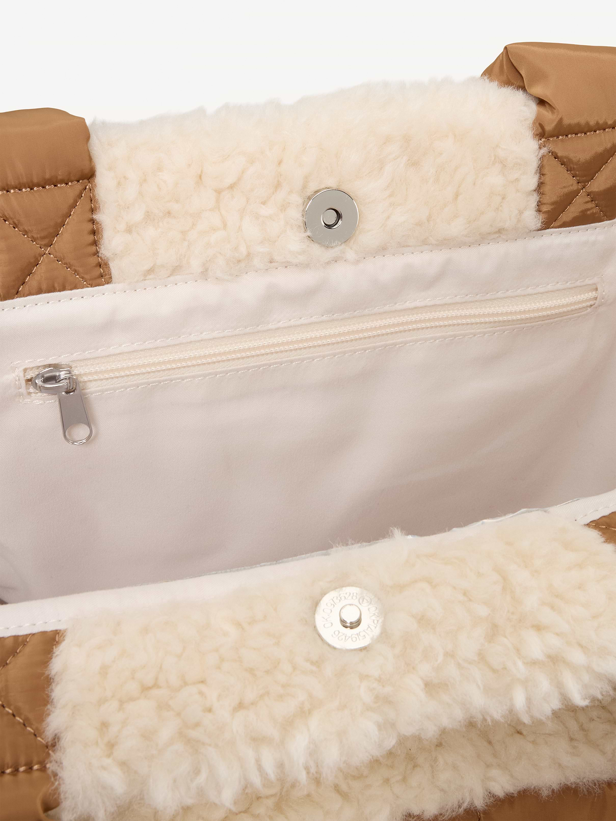 Image 3 of 4, Active Puffer Large Sherpa-Lined Tote