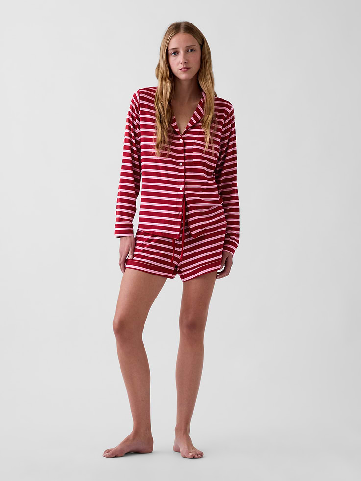 Image 1 de 6, Le pyjama en modal de vos rêves. Divinement doux. Naturellement frais. Légèrement extensible. Pour dormir ou se détendre en tout confort., Mélange de modal doux et extensible., Taille élastique à cordon de serrage., Passepoil sur l’ensemble., Certains modèles avec motifs sur l’ensemble., Ce produit a été fabriqué dans une usine qui investit dans l’égalité des genres et l’autonomisation des femmes. Grâce à l’initiative RISE, visant à réinventer l’industrie pour soutenir l’égalité, et au programme P.A.C.E. d’avancement et de gestion de carrière de Gap Inc., nous aidons les gens qui fabriquent nos vêtements à acquérir les compétences, les connaissances, la confiance en soi et la résilience nécessaires pour progresser dans leur vie professionnelle et personnelle.En savoir plus: ici ., Ce produit a été fabriqué dans une usine qui investit dans l’égalité des genres et l’autonomisation des femmes grâce au programme Reimagining Industry to Support Equality (RISE). Pour en savoir plus, visitez <a href=", Produit #728674