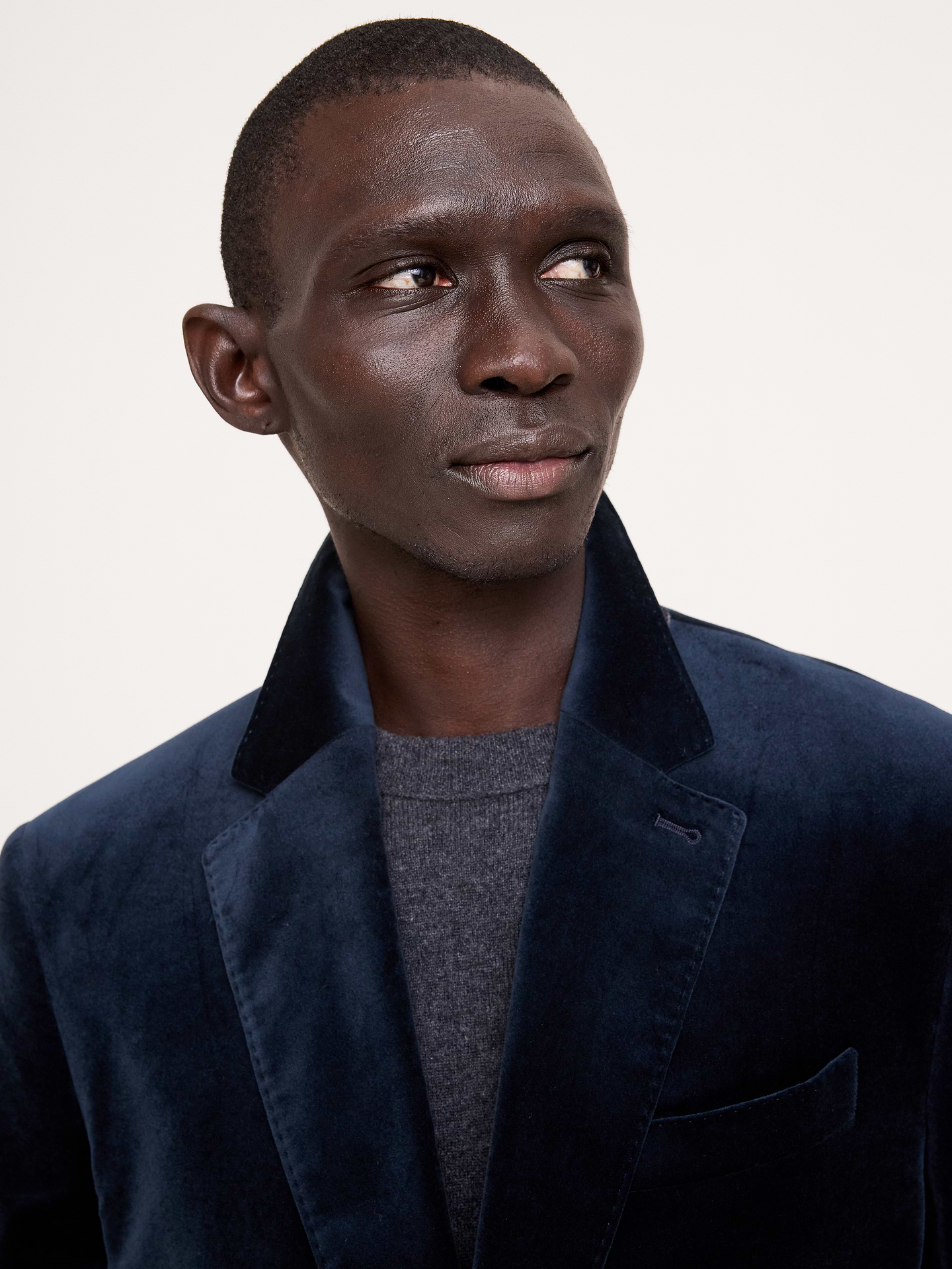 Image 3 of 8, Tailored Slim Velvet Blazer