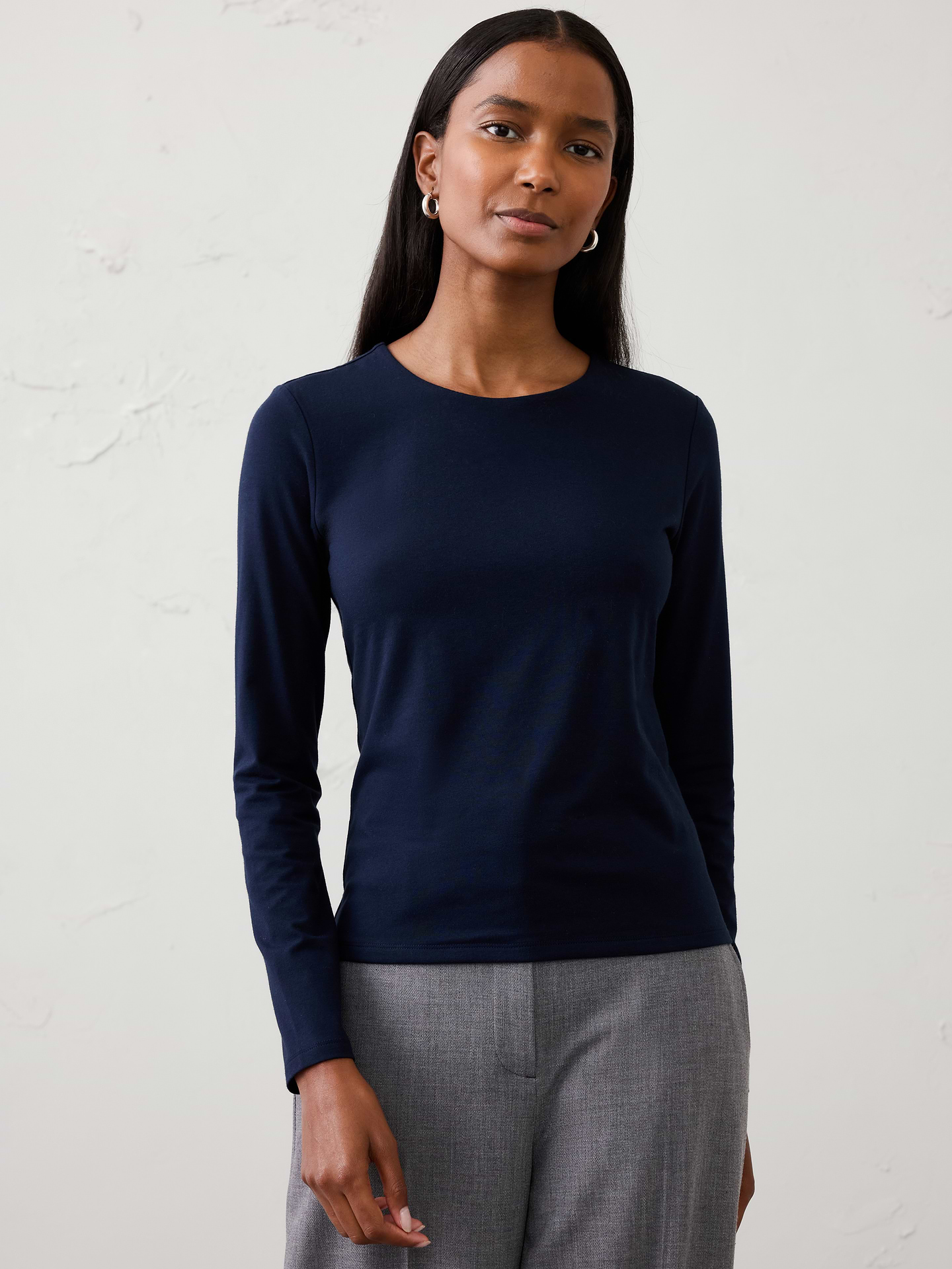 Image 1 of 6, Crew neck. Long sleeves., Fitted at the waist., Straight hem., Made exclusively for Banana Republic Factory., Product #1178093