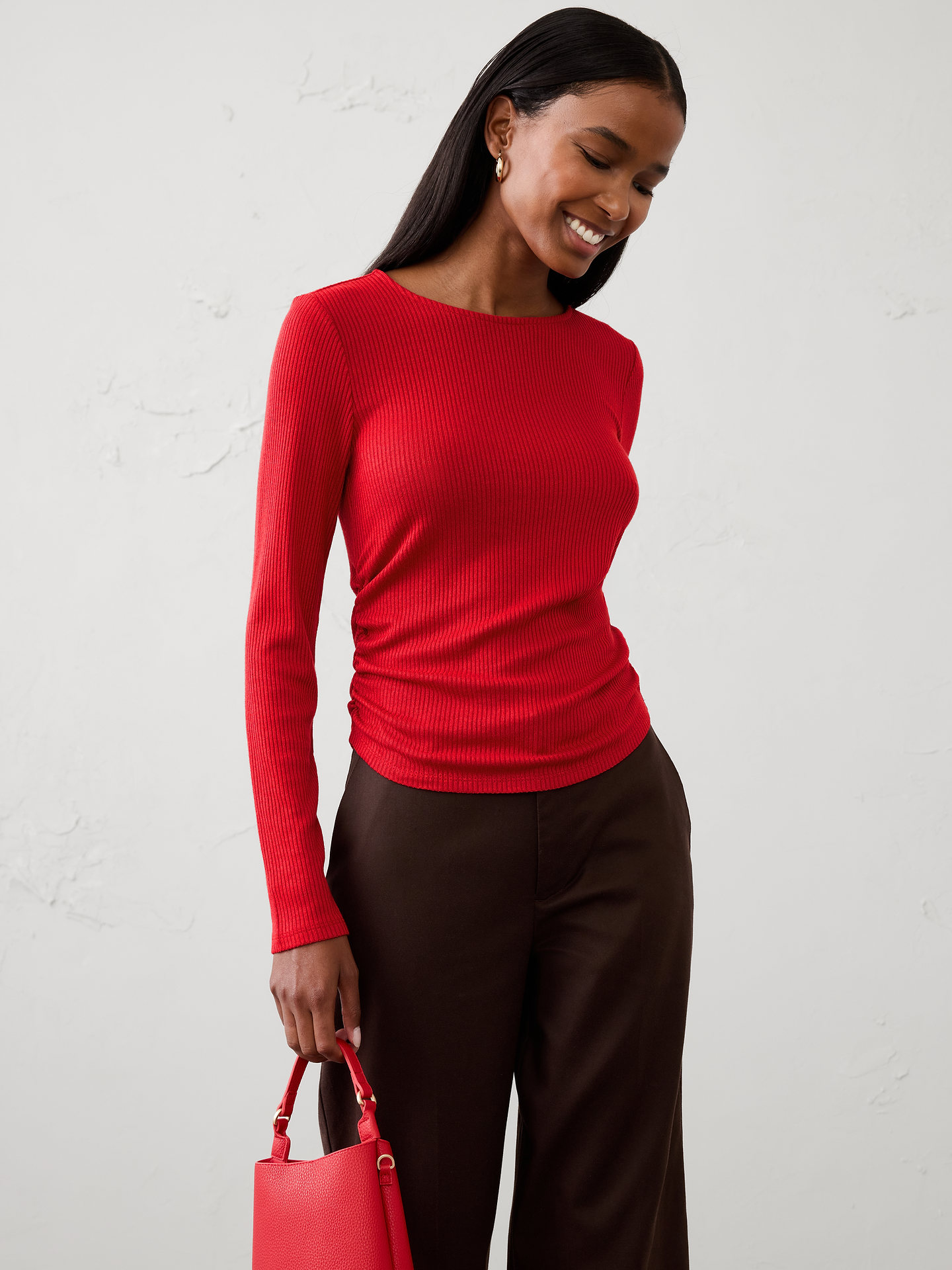 Image 1 of 4, Soft Luxe Knit is back, bringing the perfect balance of cozy comfort and lightweight ease. Crafted with an ultra-soft feel, it’s an easy-to-wear alternative to traditional sweaters—ideal for layering now and transitioning seamlessly through the seasons., Crew neck. Long sleeves., Fitted at the waist., Shirring at side waist detailing., Straight hem., Made exclusively for Banana Republic Factory., Product #1178101