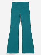 Image 1 de 4, PowerChill de la gamme Old Navy Sport, parfait pour jouer: coton doux et respirant extensible pour un confort toute la journée., Taille haute., Taille croisée sur le devant., Logo réfléchissant la lumière au centre du dos., Ourlet évasé., Produit #762124