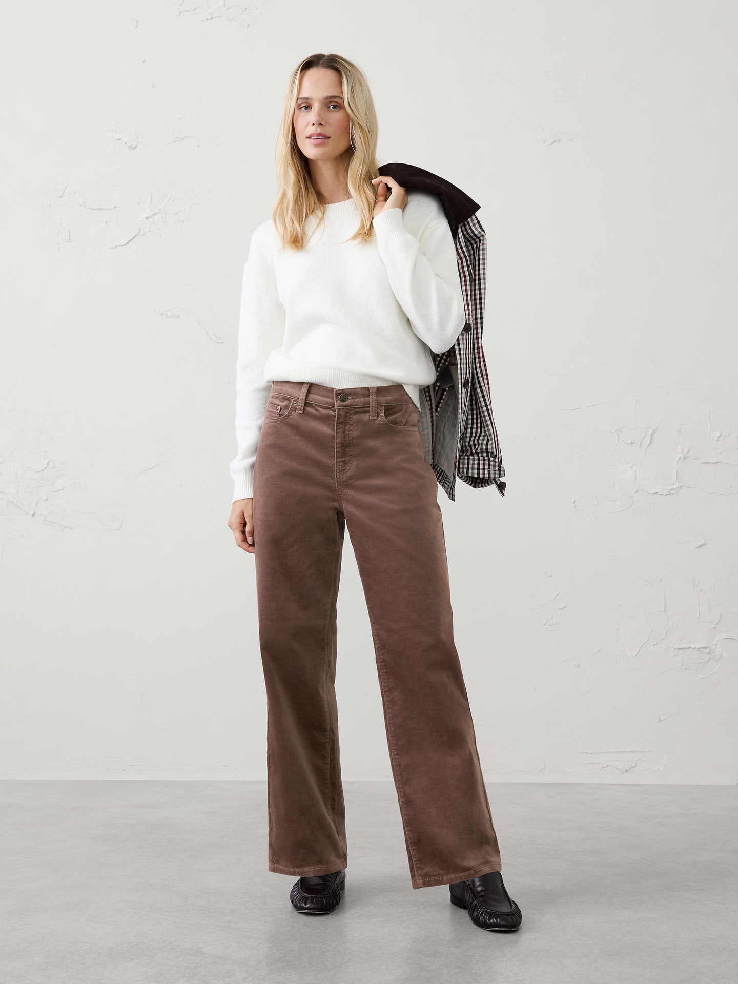 Image 1 of 6, Elevate your everyday denim with this straight-fit mid-rise velvet pant. Crafted from luxurious velvet, this versatile style combines exceptional softness with a polished finish that transitions effortlessly from day to night. Perfect for pairing with sweaters, blouses, or tailored jackets., Fitted. Mid rise. Straight leg. Full length., Shank button closure with zip fly. Belt loops., Traditional five-pocket design., Made exclusively for Banana Republic Factory., Product #1181442