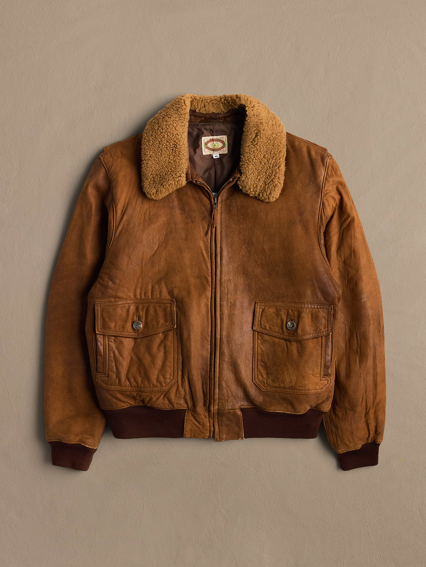 Image 1 of 2, Archive: Discover authentic, hand-sourced vintage from the ’80s, ’90s and '00s. Available in limited drops., Tag size: Men's 44, Condition notes: Distressed markings throughout., *This is a vintage item with signs of wear and a natural patina from its previous lives. We recommend handling and cleaning with care to preserve its condition and extend its lifespan., Product #1202528