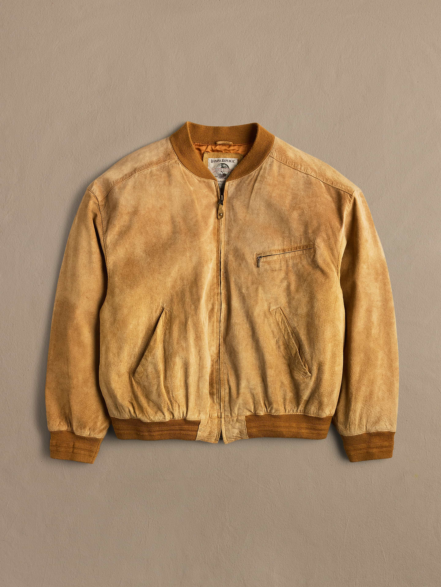 Image 1 of 2, Archive: Discover authentic, hand-sourced vintage from the ’80s, ’90s and '00s. Available in limited drops., Tag size: Men's XL, Condition notes: 4" tear in lining., *This is a vintage item with signs of wear and a natural patina from its previous lives. We recommend handling and cleaning with care to preserve its condition and extend its lifespan., Product #1202529