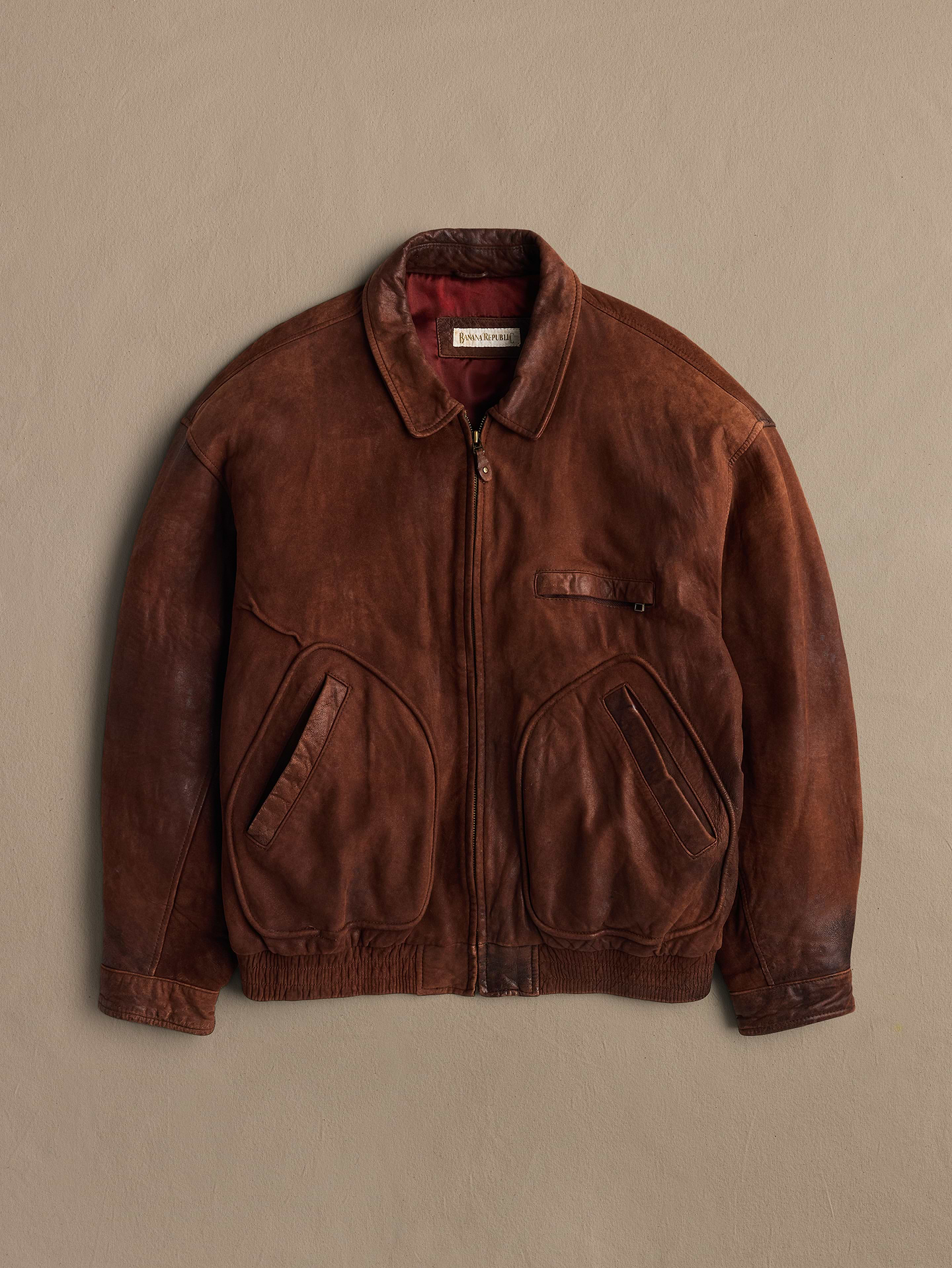 Image 1 of 2, Archive: Discover authentic, hand-sourced vintage from the ’80s, ’90s and '00s. Available in limited drops., Tag size: Men's 46, *This is a vintage item with signs of wear and a natural patina from its previous lives. We recommend handling and cleaning with care to preserve its condition and extend its lifespan., Product #1202559