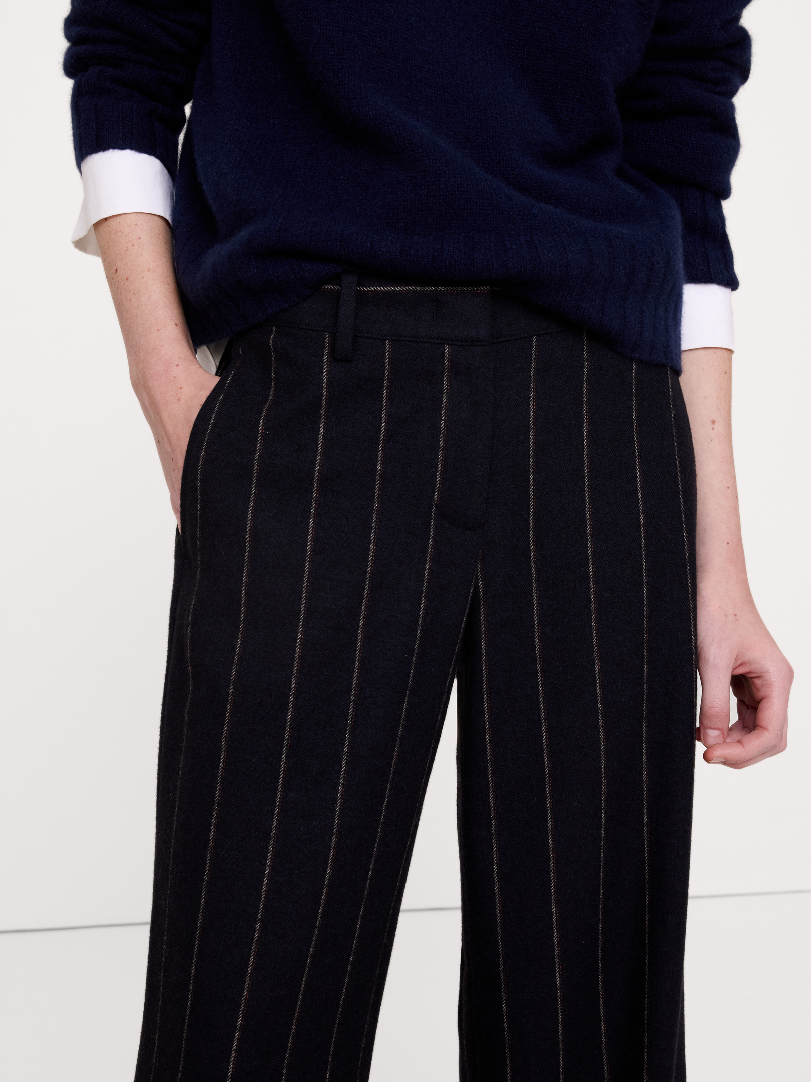 Image 4 de 5, Le pantalon à jambe large de tous les jours en flanelle italienne