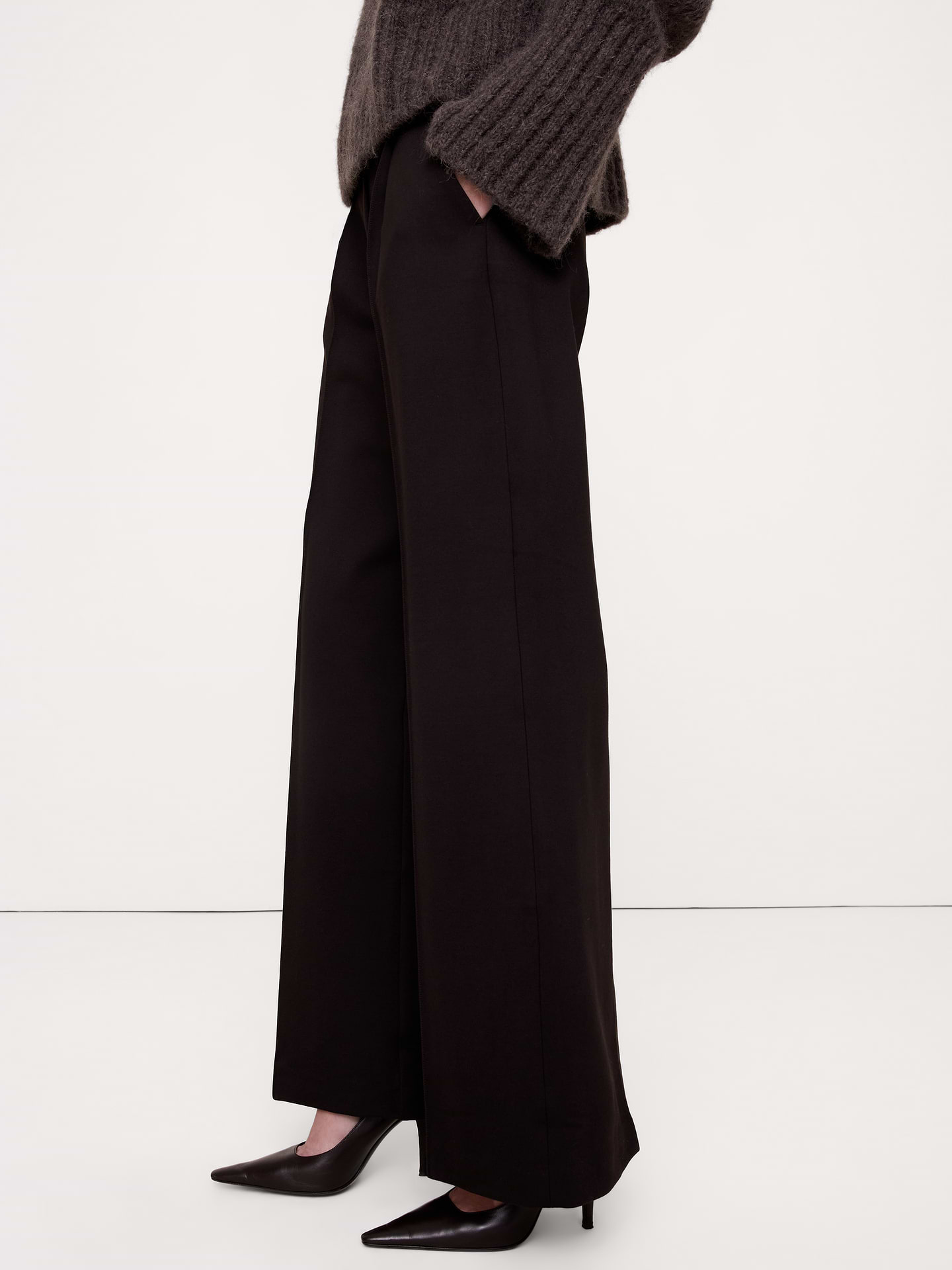 Image 4 de 8, Pantalon à taille haute élastique, jambe large, en tricot point de Rome fluide