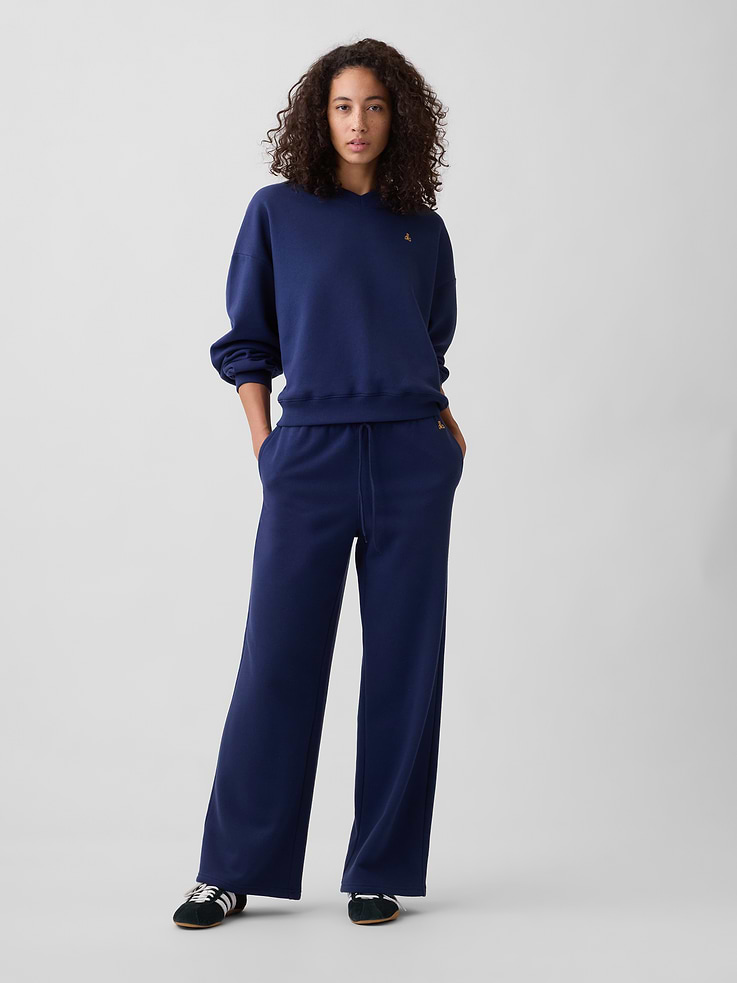Image 1 of 5, This product is made with/contains 23% recycled polyester. Compared to virgin materials, using recycled materials helps reduce resource use and waste., Soft, comfy fleece., Drawcord ties at elasticized waist., Embroidered Brannan Bear at hip., On-seam pockets., This product was made in a factory that invests in gender equity and women’s empowerment through RISE. Learn more at, Product #1178403