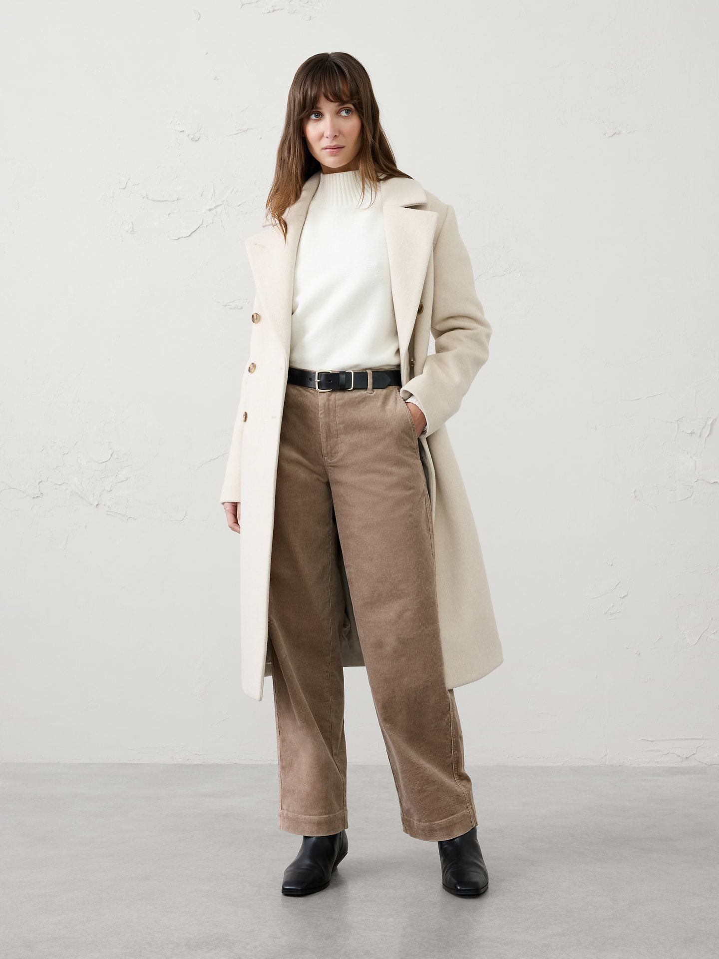 Image 1 of 1, A versatile wardrobe essential, our corduroy pant combines timeless styling with exceptional comfort. Crafted from soft-touch corduroy, it offers rich texture and a cozy feel that's perfect for cooler days. The flattering mid-rise fit and straight-leg silhouette create an easy, relaxed look that pairs effortlessly with everything from sweaters and button-downs to casual tees and jackets., Fitted. Mid rise. Straight leg. Full length., Button closure with zip fly. Belt loops., Front slant pockets., Patch back pockets., Back waist darts., Made exclusively for Banana Republic Factory., Product #1182240
