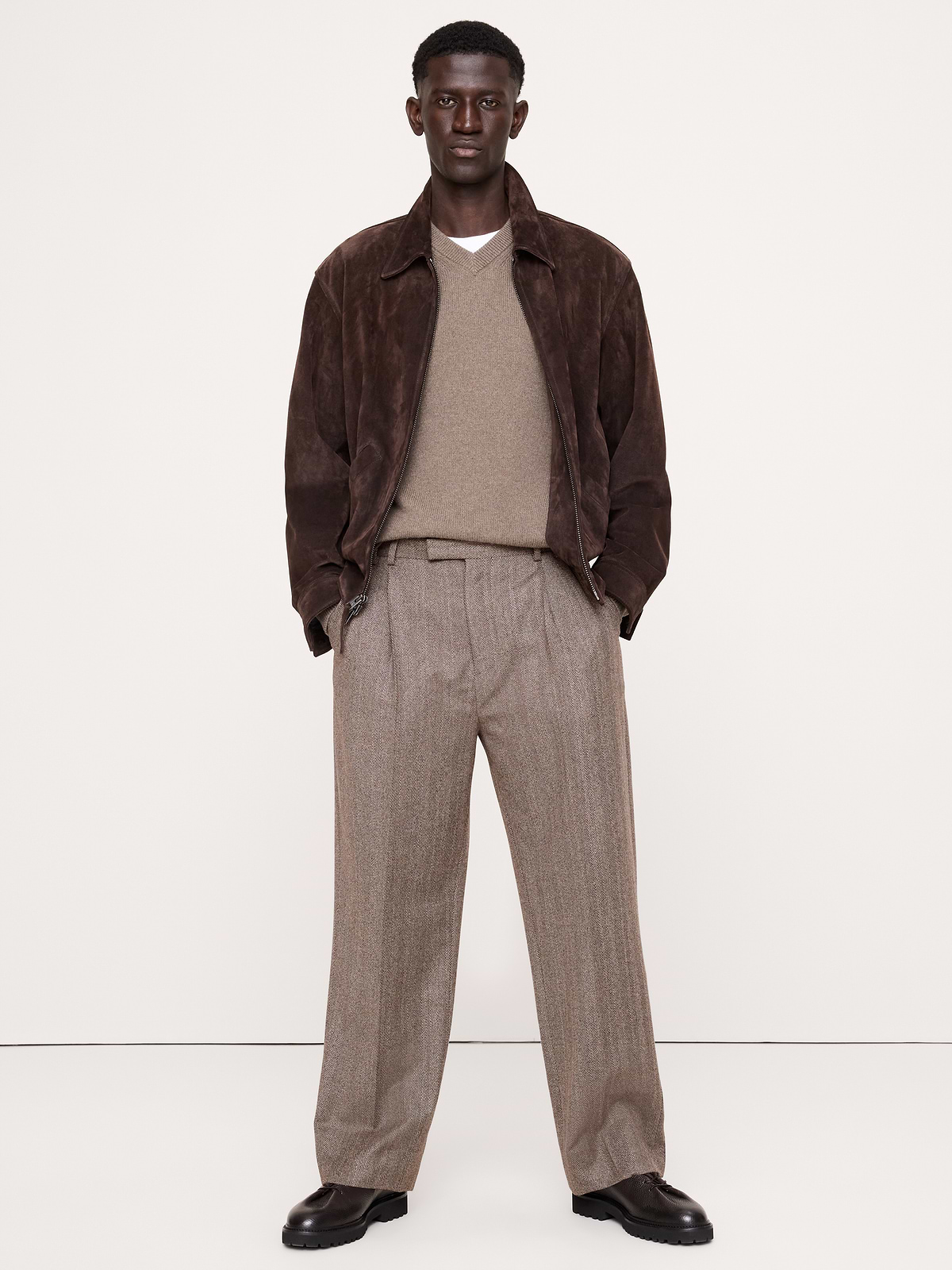 Relaxed Pleated Dress Pant