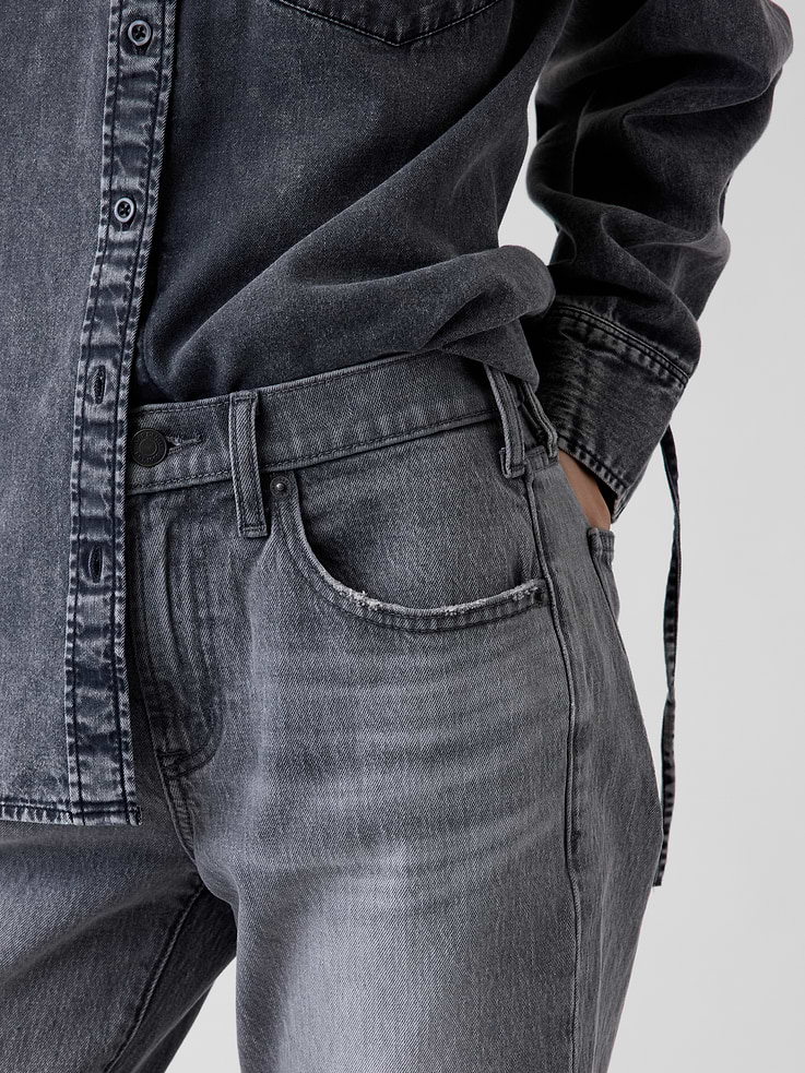 Image 5 of 6, Mid Rise Relaxed Flare Jeans