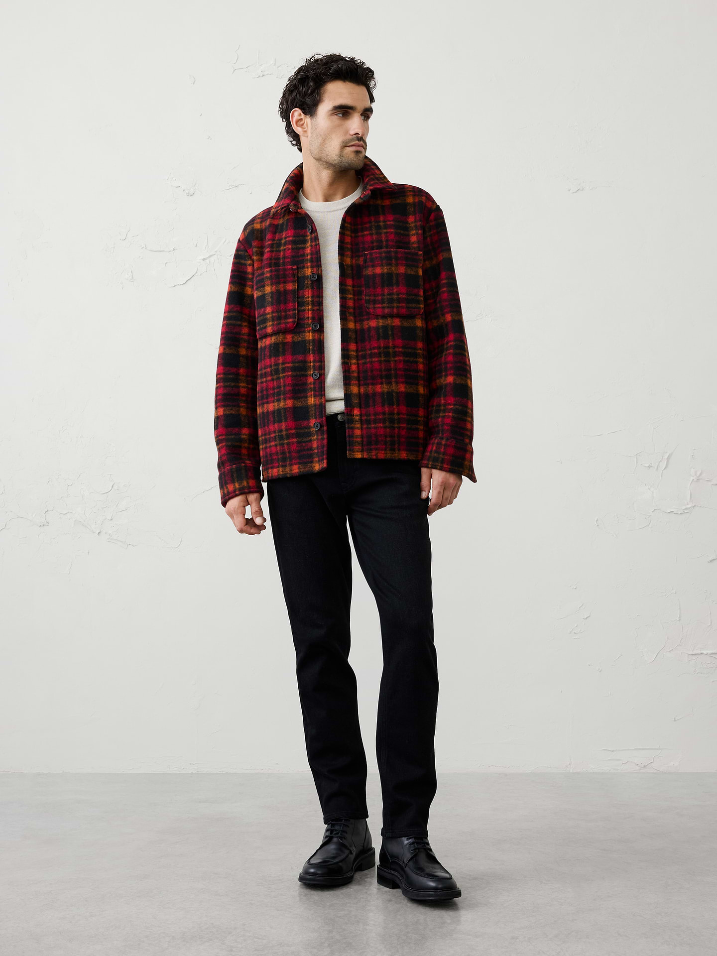 Image 1 of 8, Crafted from a soft brushed fabric for added coziness and comfort, this shirt jacket is designed in festive plaid patterns that feel perfect for the season., Point collar. Long sleeves with button cuffs., Button‑front closure., On-seam side pockets., Chest pockets., Side slits at hem., Made exclusively for Banana Republic Factory., Product #1181090