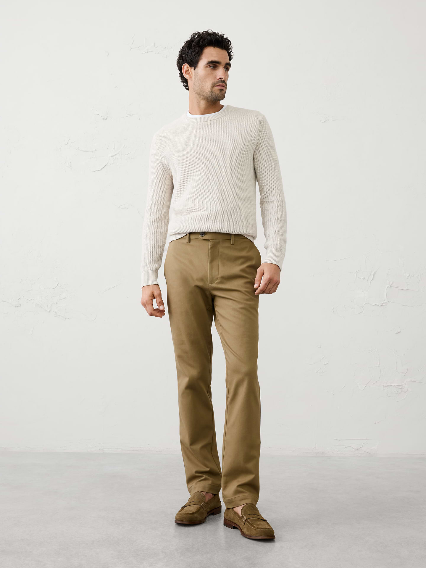 Image 1 of 3, A customer favorite returns in an ultra‑soft brushed fabrication with added stretch for exceptional comfort and ease of movement. Finished in rich seasonal colors and our proven Slim Fit, it delivers a polished look with everyday versatility., Extended button closure with zip fly. Belt loops., Front off-seam pockets. Double welt buttoned back pockets., Soft trouser crease., Made exclusively for Banana Republic Factory., Product #1179693