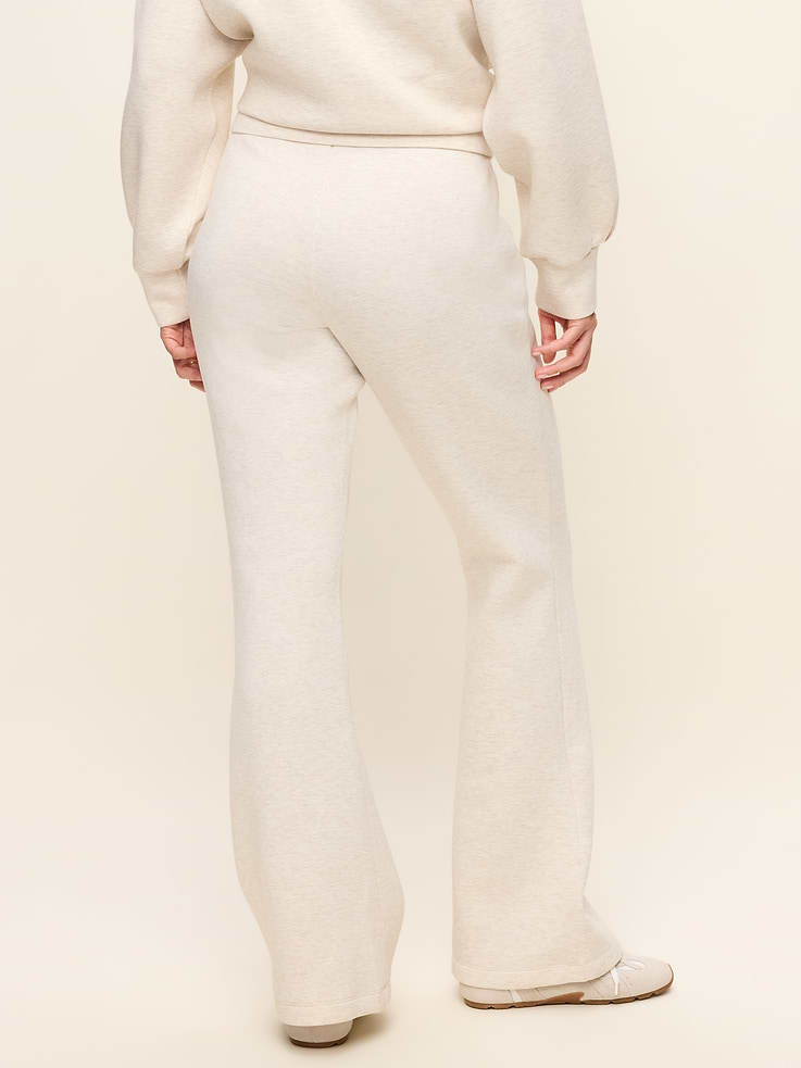 Image 7 de 7, Pantalon jambe évasée à taille haute en molleton raffiné