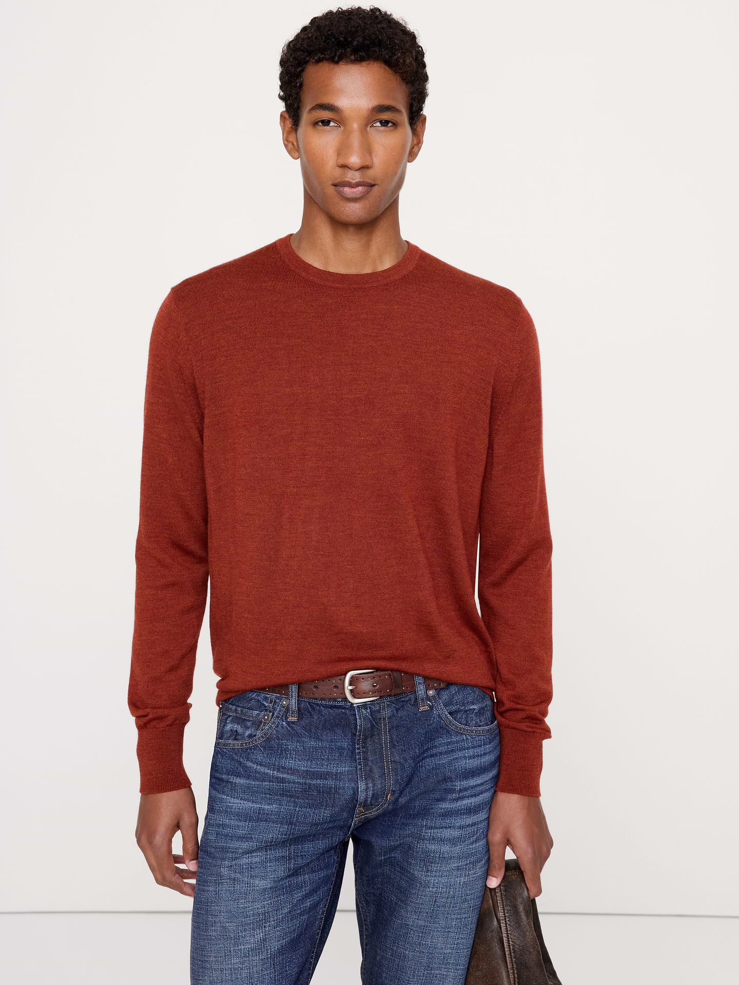 Image 1 of 5, Looks good, feels good. A classic crew-neck sweater, crafted in beautifully warm and soft Merino wool., Standard fit: A straight and easy fit., Crew neck., Straight hem., Product #906192