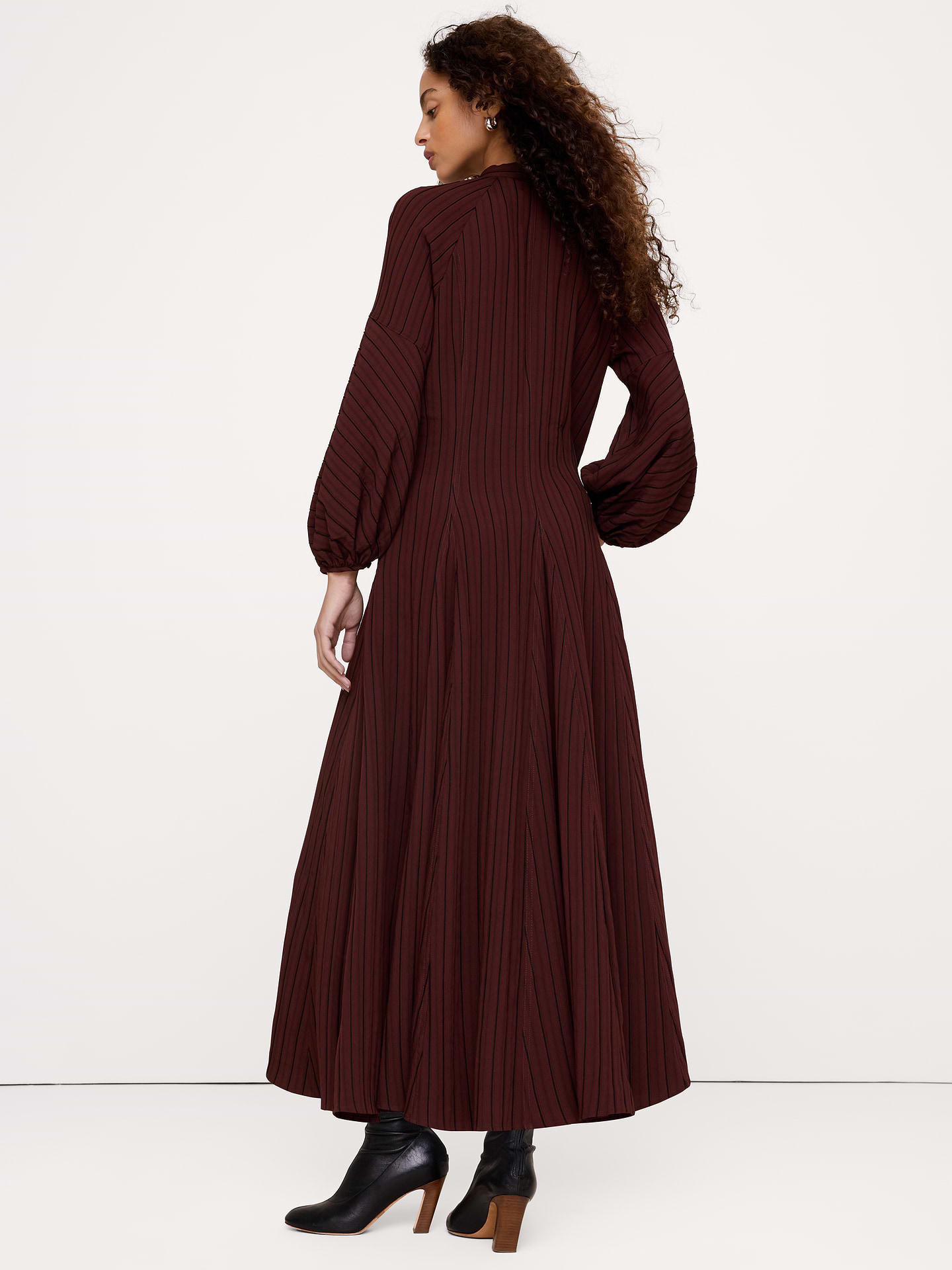 Image 5 de 6, Robe paysanne en jacquard à encolure à volants