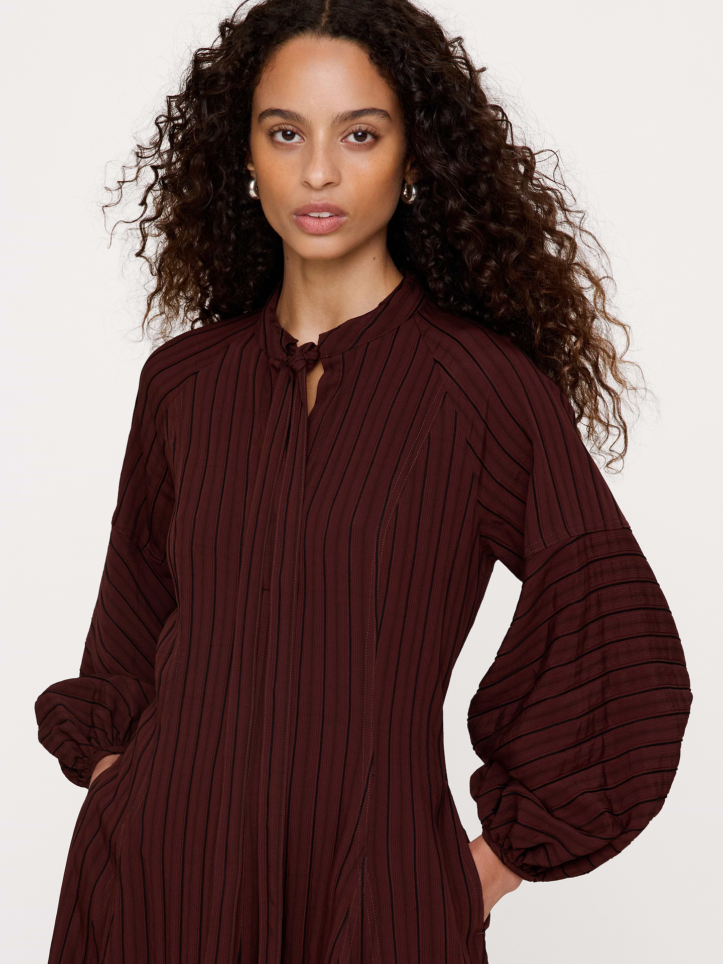 Image 6 de 6, Robe paysanne en jacquard à encolure à volants