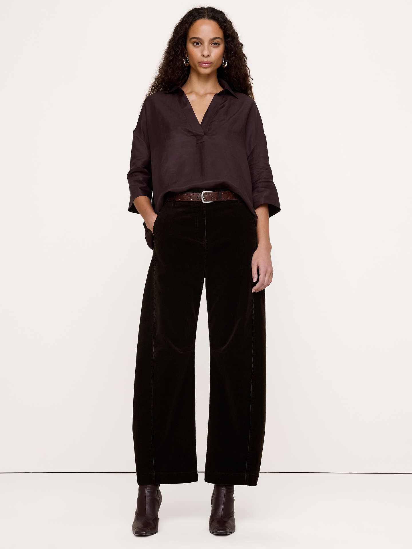 Image 1 of 6, A classic popover made from viscose-linen in an extra roomy silhouette with raised texture., Ultra-Oversized Fit: Lots of room through chest, shoulders, and waist. Dropped shoulder seam., Point collar with split neck., High-low hem., Product #1183794