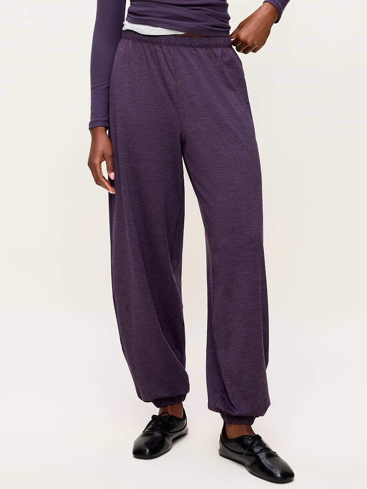 Image 1 of 5, Make your moves in Old Navy Sport's CloudComfy: Brushed heathered fabric with an ultra-soft, cloud-like feel., elasticized waist and cuffs, pull-on style, Product #1185041