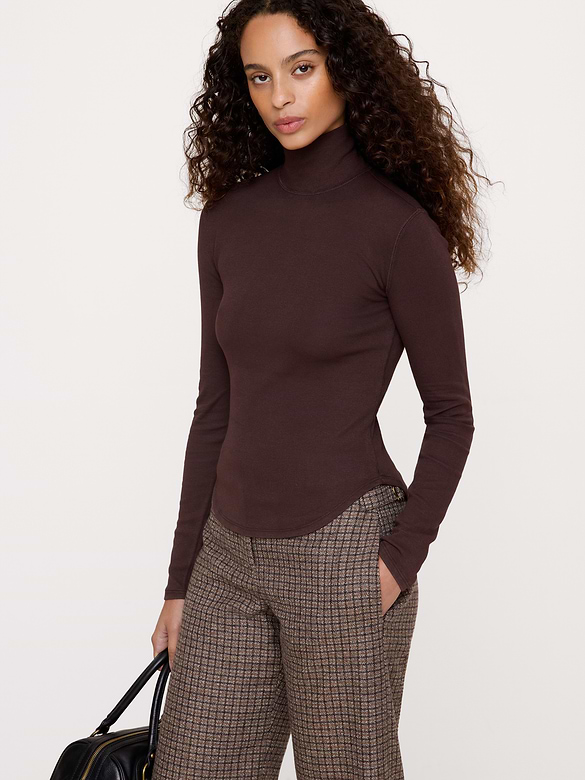 Ribbed Long-Sleeve Turtleneck T-Shirt