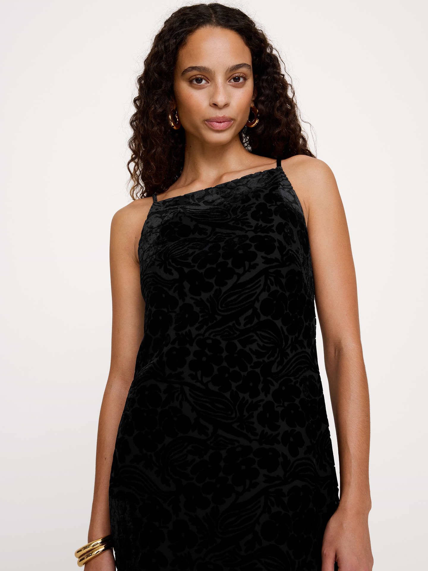 Image 4 de 5, Robe mi-longue à encolure carrée en velours à effet usé
