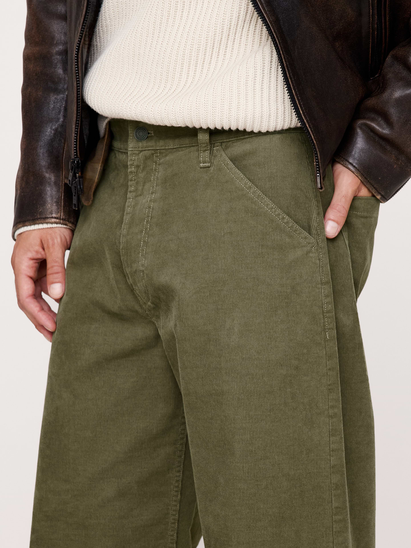 Image 3 de 8, Pantalon ample en velours côtelé