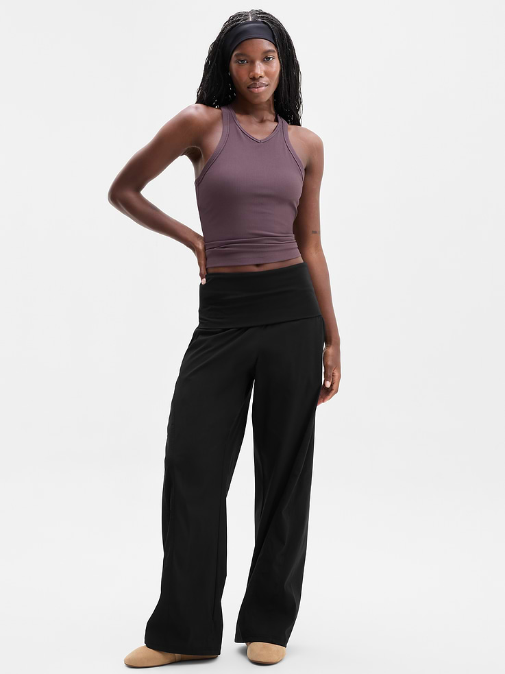 Image 1 of 5, FOR: Life on and off the mat, FEEL: Lightweight ripstop with a soft, stretchy VitaFree fabric waistband, FAVE: VitaFree rollover waistband for a customizable fit, Side pockets hold your essentials, Ankle zippers allow for freer movement, Product #1179293