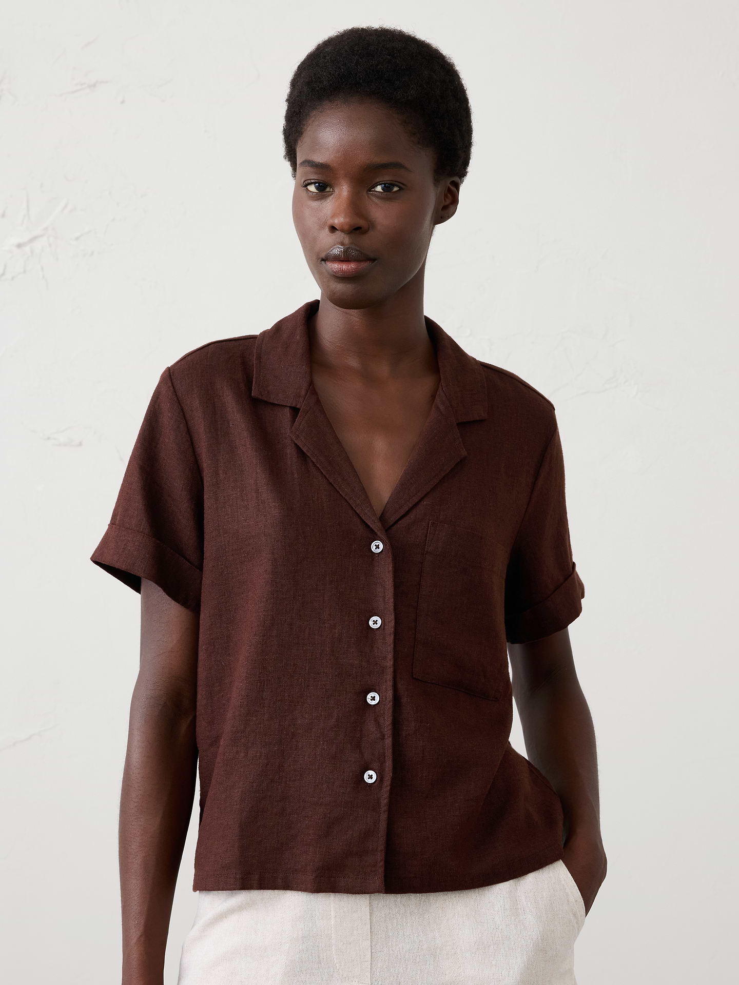 Image 3 of 4, Linen-Blend Cropped Shirt