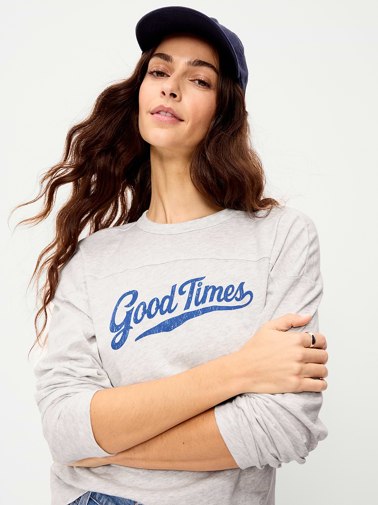 Image 3 of 9, Loose Long-Sleeve Graphic T-Shirt