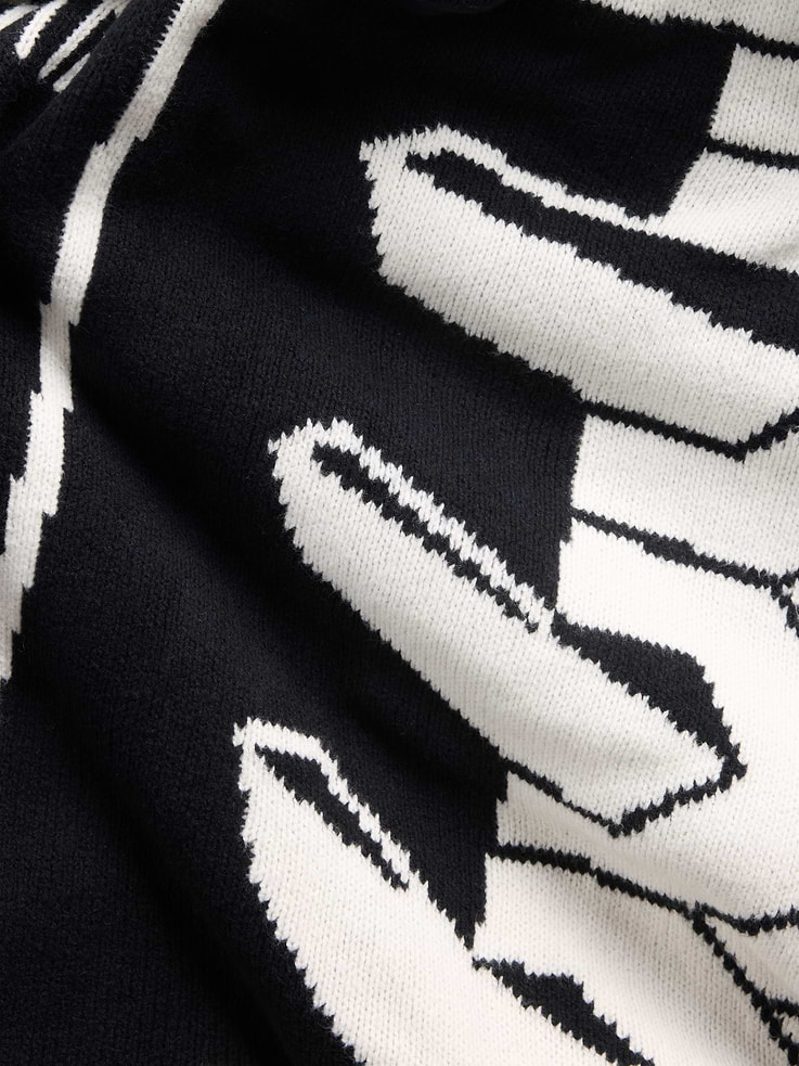 Image 4 of 4, Gap | Lichtenstein | Whitney | Tire CashSoft Blanket