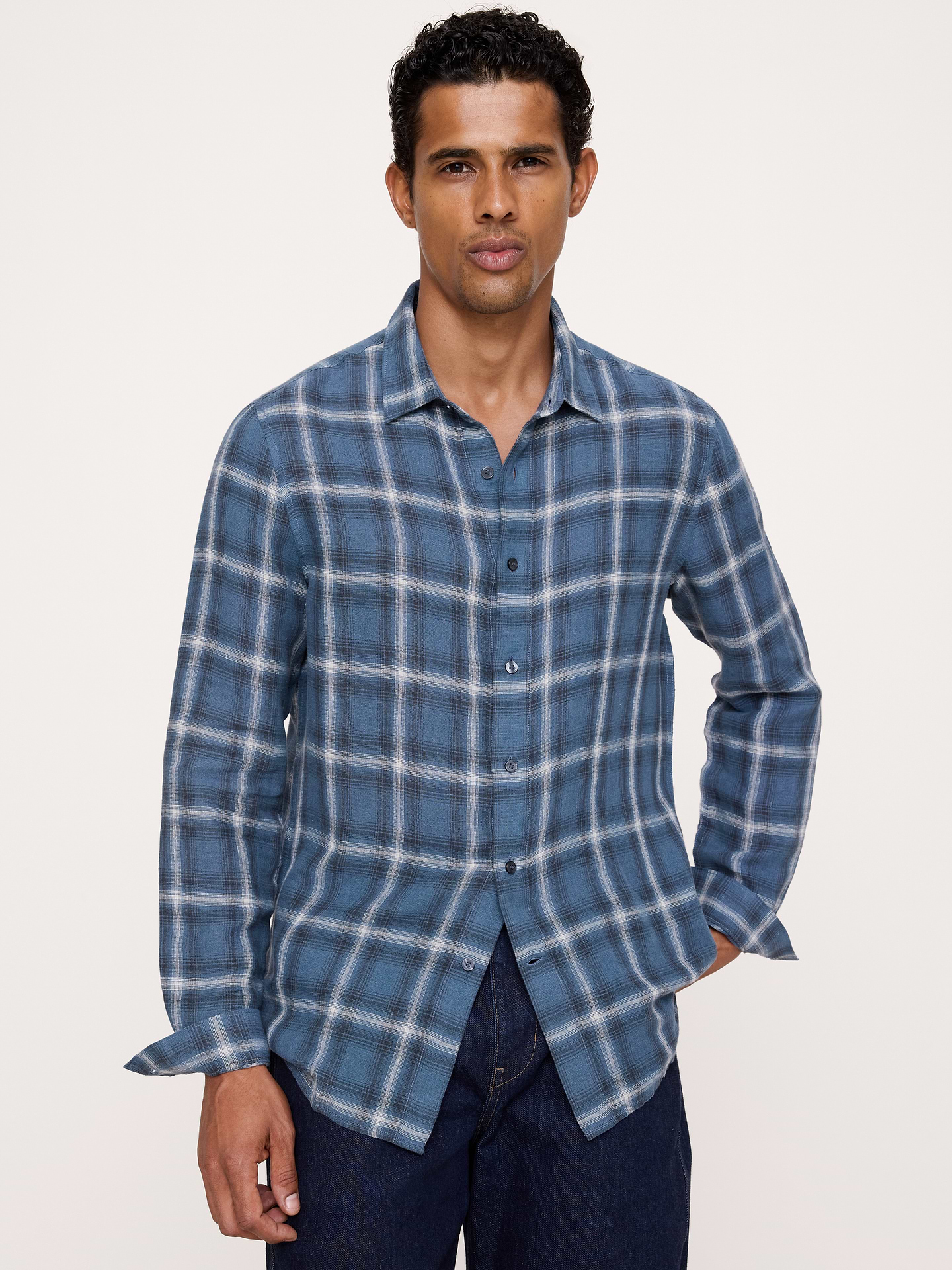 Image 1 of 7, We set out to make a button-down shirt that looks even better than vintage. We love its rustic texture and since it's linen-cotton, you can wear it all year., Standard fit: A straight and easy fit., Spread collar with button-front placket., Shirttail hem., Product #915732
