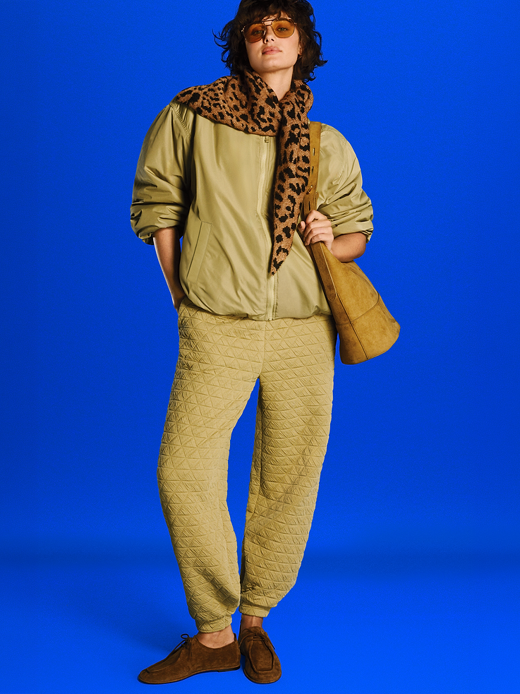 Image 1 of 9, Make your moves in Old Navy Sport's Quilted Bounce Fleece: A textured take on our signature spacer fabric that keeps its shape., elastic waistband, on-seam pockets, elasticized leg openings, 4-way stretch, breathable, pull-on style, Product #903748